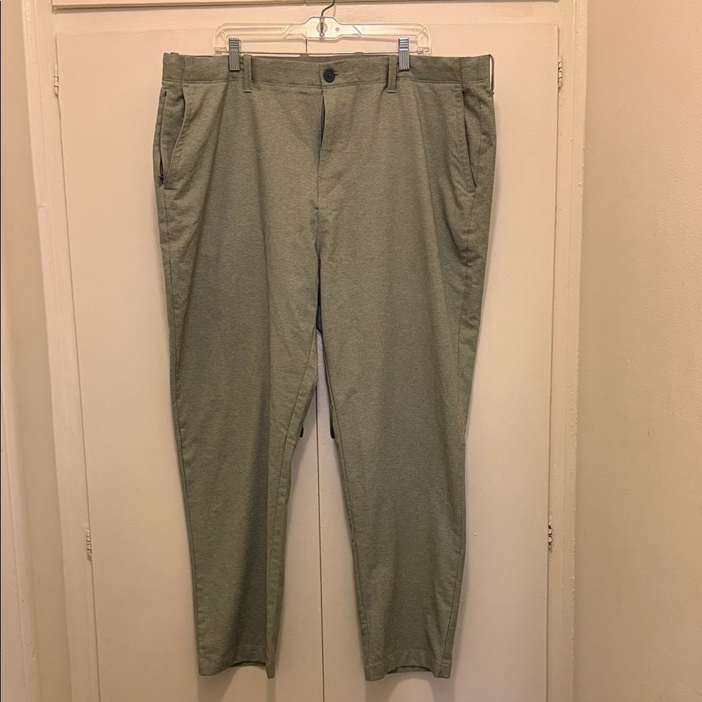 Tommy Bahama Men's Olive Chinos